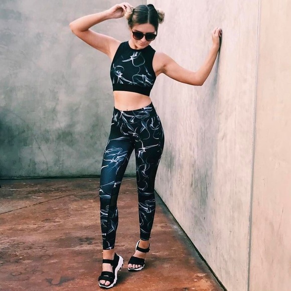 Alala Smoke-Print Sports Bra - Picture 4 of 8